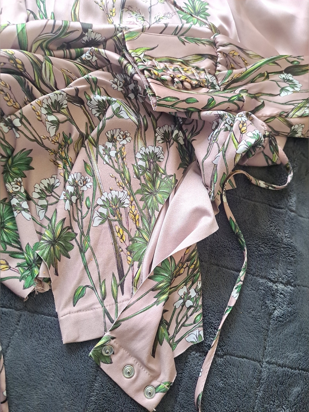 Zara Floral Satin Like Ladies Top - Picture 5 of 5